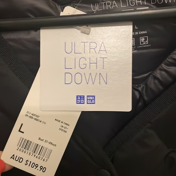 BRAND NEW Uniqlo ultra light down jacket size L - Picture 3 of 3